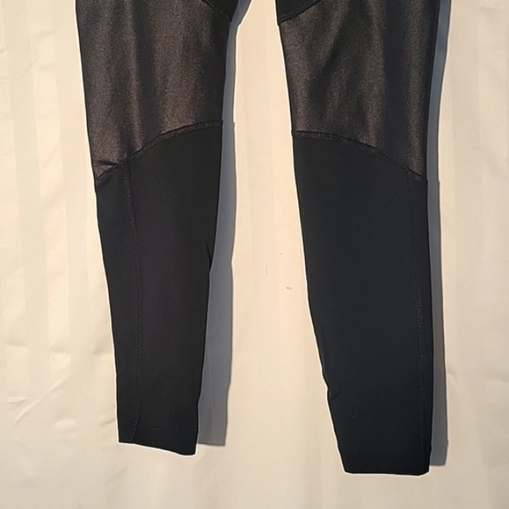Champion Women's Black w/Faux Leather Accent & Back Waist Zipper Legging, Size M - Picture 6 of 10